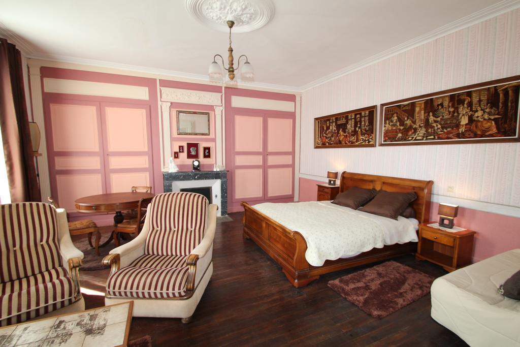 Domaine Des Roses Bed & Breakfast Vaudelnay Стая снимка