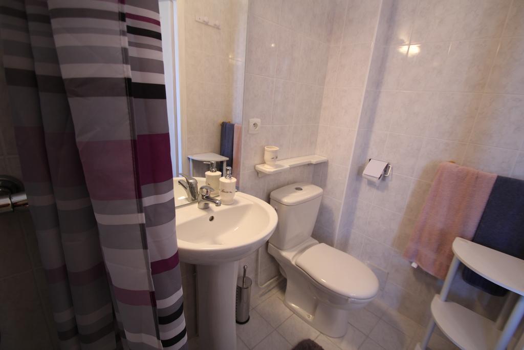 Domaine Des Roses Bed & Breakfast Vaudelnay Стая снимка