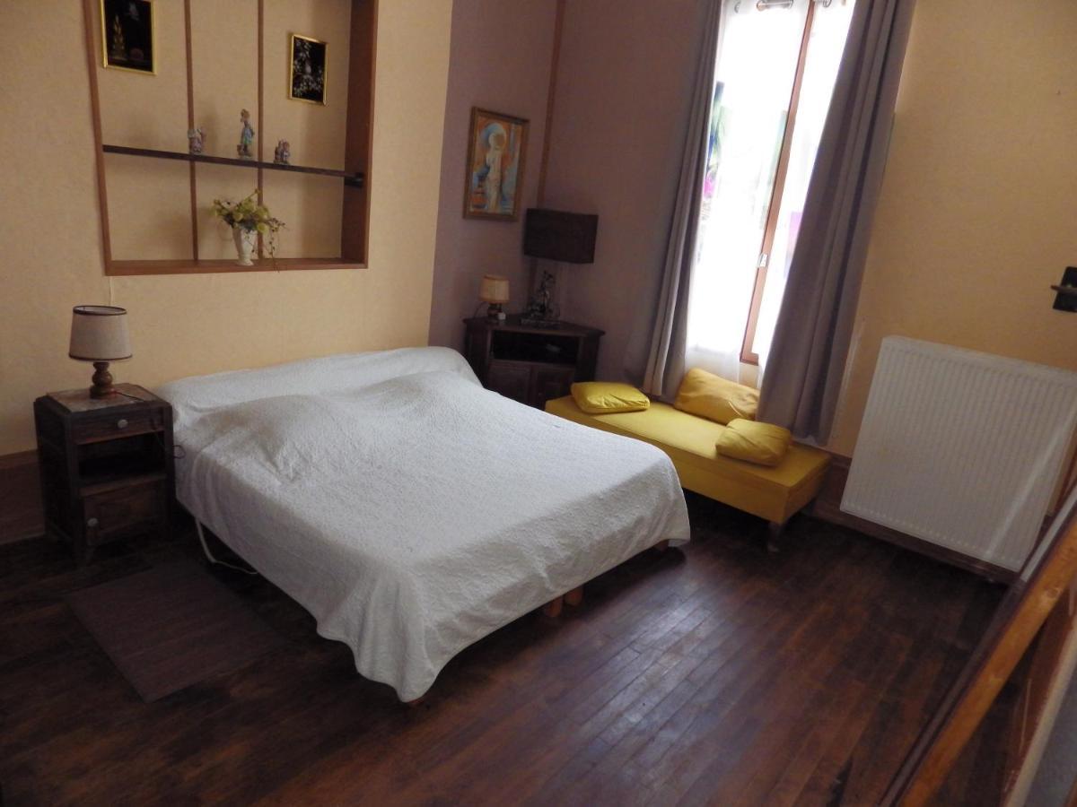 Domaine Des Roses Bed & Breakfast Vaudelnay Екстериор снимка
